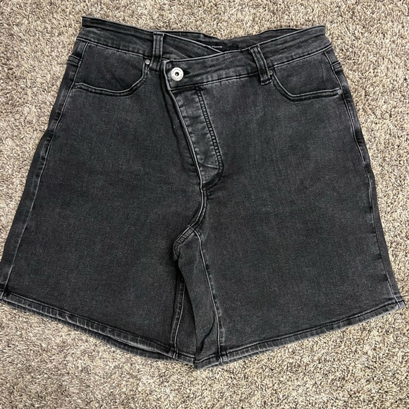 Crossover waist denim shorts - Picture 4 of 5
